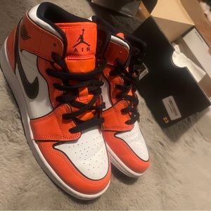Orange turf Nike 7y